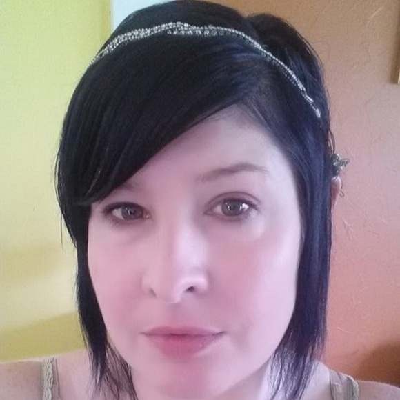 Meet your Posher, Heather - Picture 1 of 1